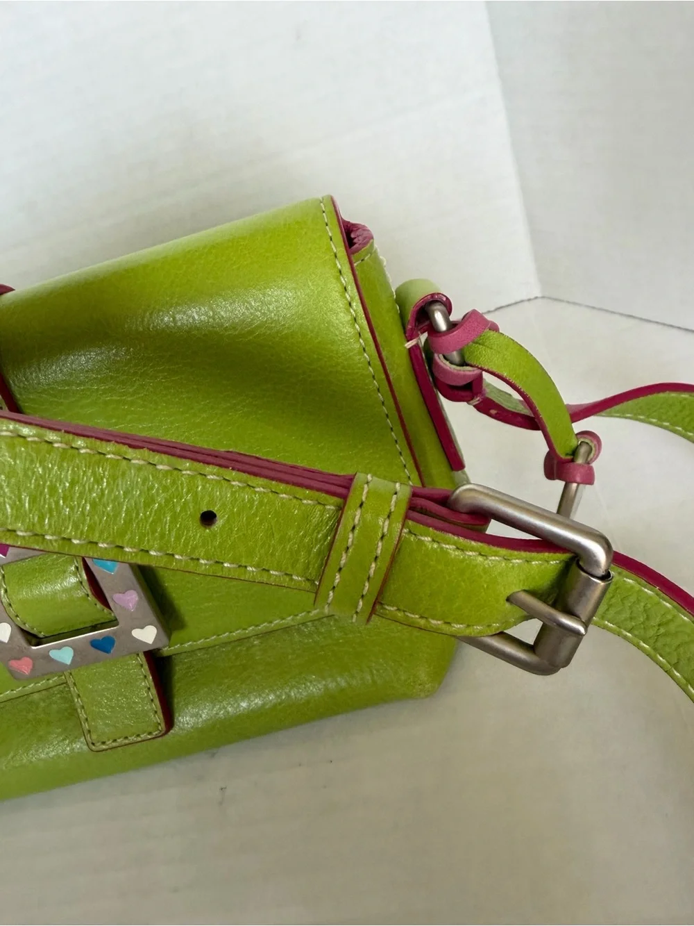 Vintage Y2K Dooney & Bourke Purse Kiwi Green Buckle Hearts Bag Flap Pink Strap - Picture 14 of 16